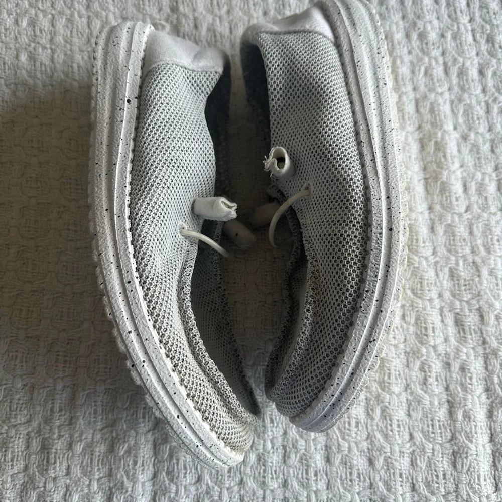 New Hey Dude Wendy Womens size‎ 8 Comfort Shoes Gray White